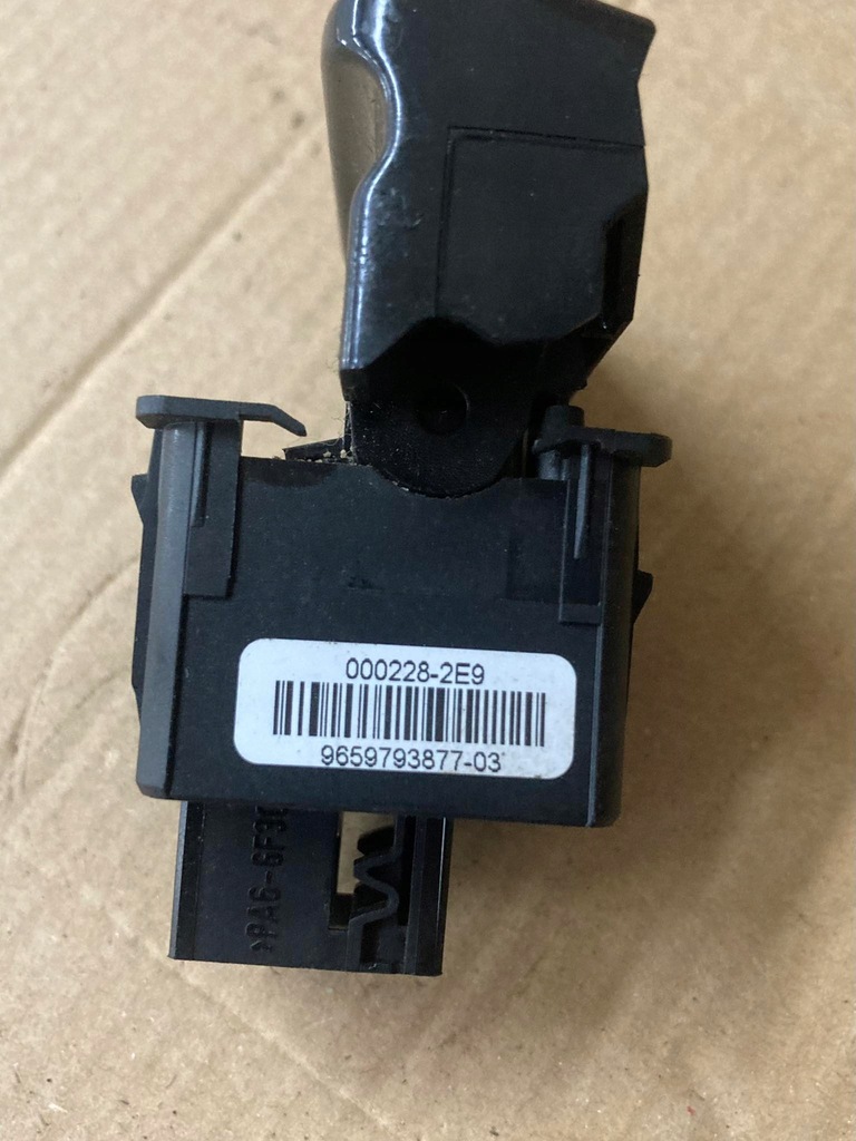 фото №5, Кнопка тормоза ручного citroen ds4 9659793877