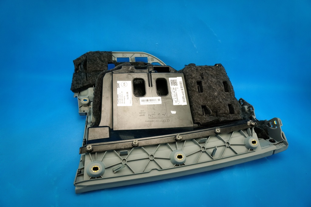 фото №6, Бардачок пассажира панели audi a8 4n 4n1857035a 1pi