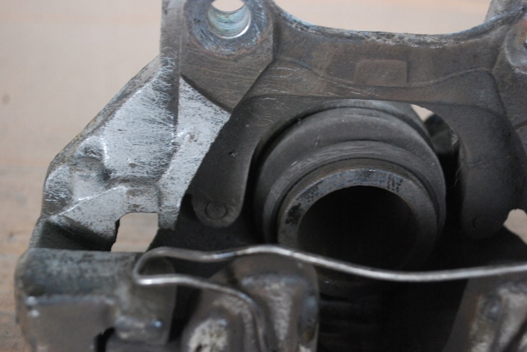 фото №7, Суппорт тормозной правый перед audi tt 8n 1.8t