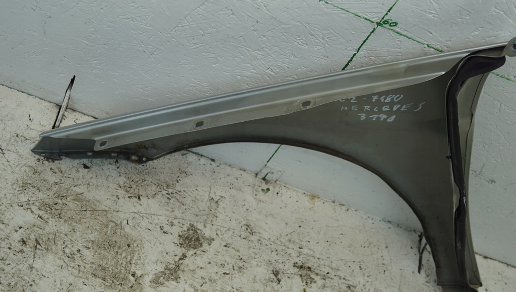 фото №8, Крыло правый перед mercedes b w245