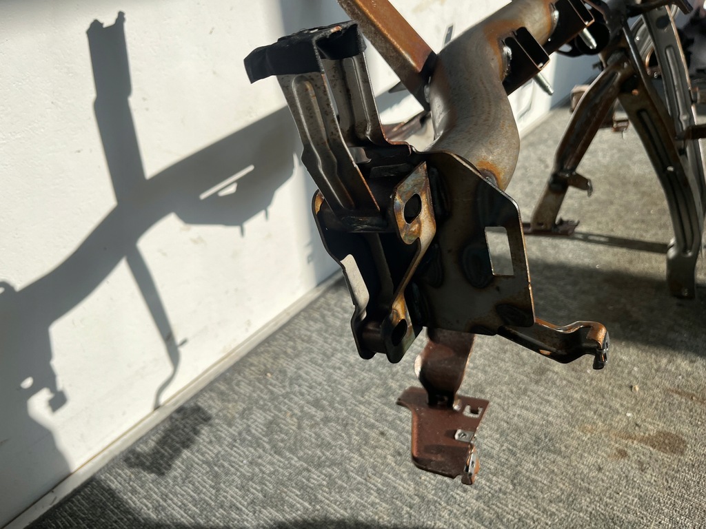 фото №16, Bmw x1 f48 lci lift 19r каркас кронштейн панелі приладової панелі pod head up