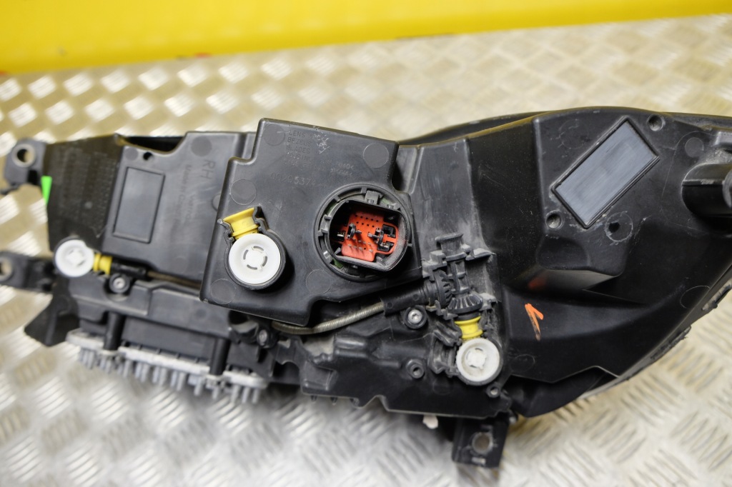 Jaguar i-pace x590 2018- фара фара mid led правый  америка Оригинал