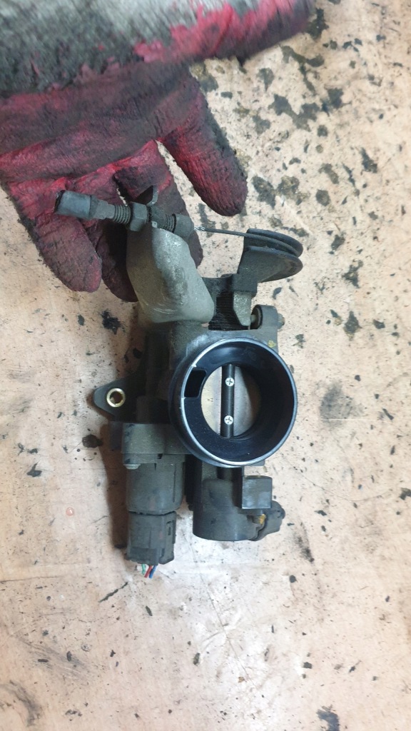 фото №1, Toyota aygo i 1.0 12v дроссельная заслонка