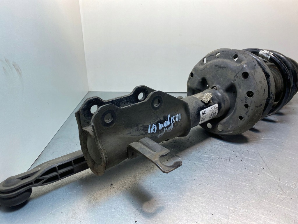 2011 opel insignia a амортизатор передній 13245967 Зі Шроту