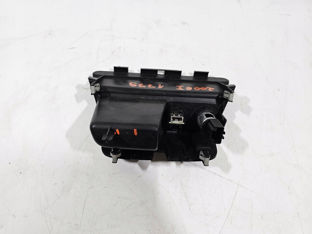 фото №6, Разъём port usb полка peugeot 208 2008 i#1779