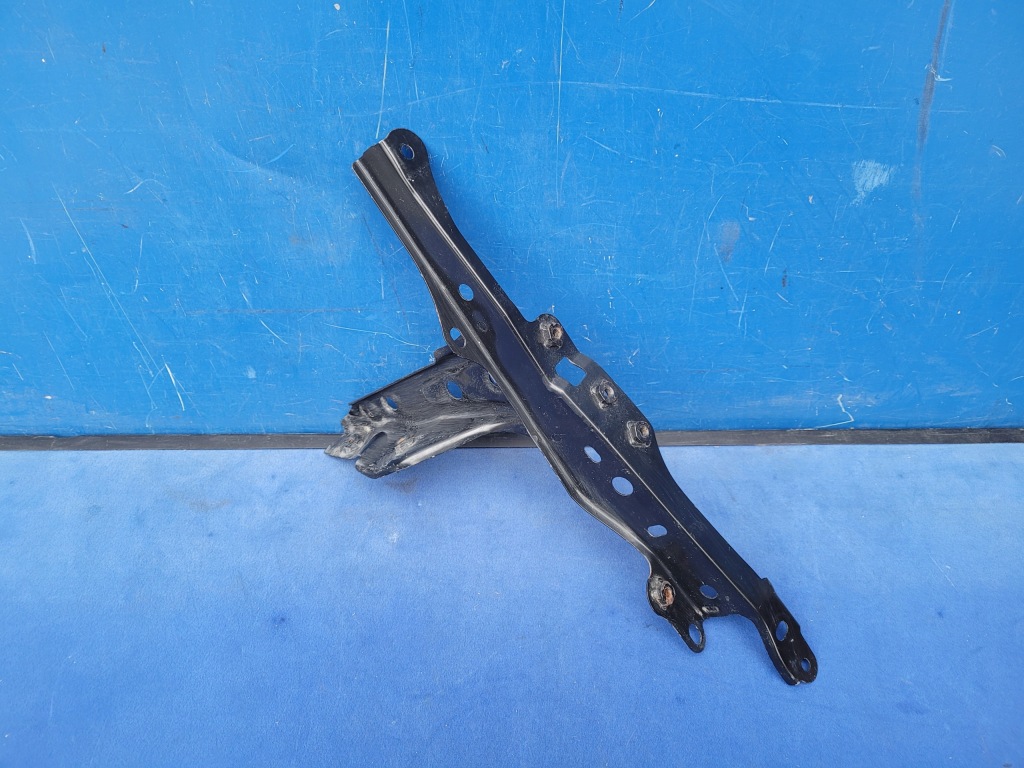 фото №1, Toyota land cruiser 150 lift 13-17 2013-2017 pas замковий