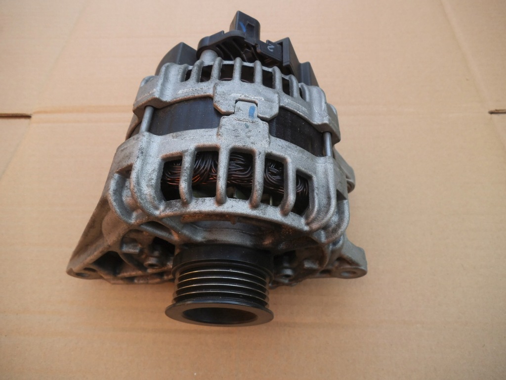 Купити Mercedes генератор a0009063322