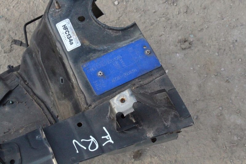 фото №5, Honda fr-v 07 nh726m pas передний усилитель