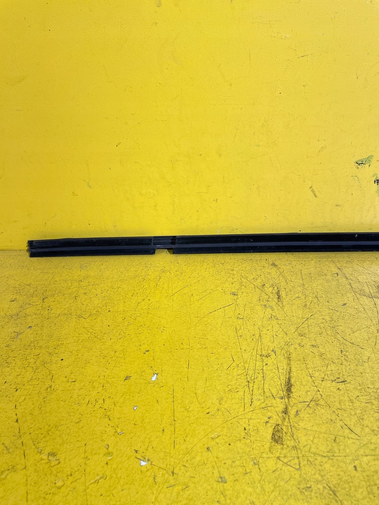 фото №6, Suzuki sx4 s-cross - молдинг двері - правий задня