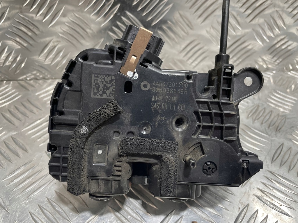 фото №1, Замок двері лівий задня smart fortwo forfour a453 825038649r