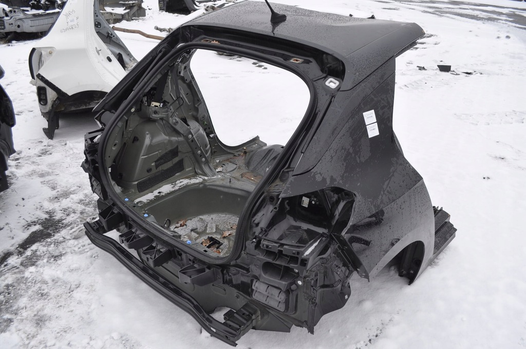 фото №1, Opel corsa f pas задняя задний поддон