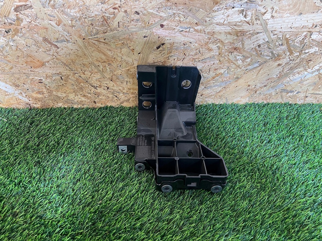 фото №1, Land rover range rover discovery sport lift l550 кронштейн правий