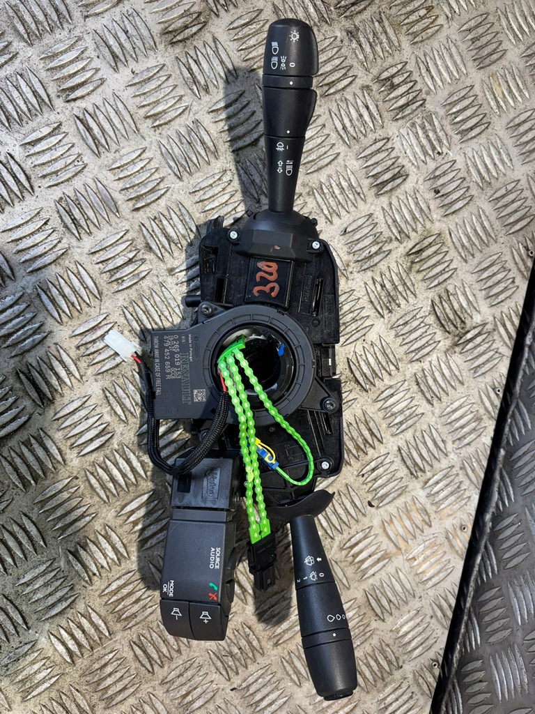 фото №1, Переключатель комбинированный лента kombajn renault captur lift 479452659r