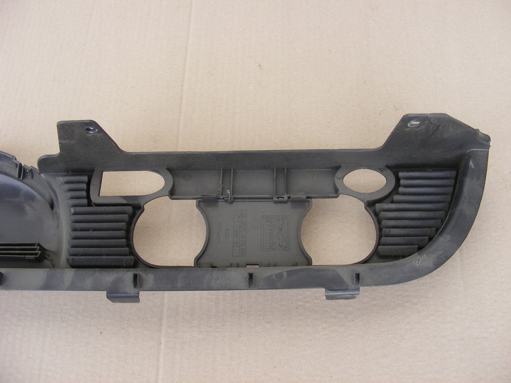 фото №8, Защита пластик pod подголовники czarna bmw оригинальный номер 8204279