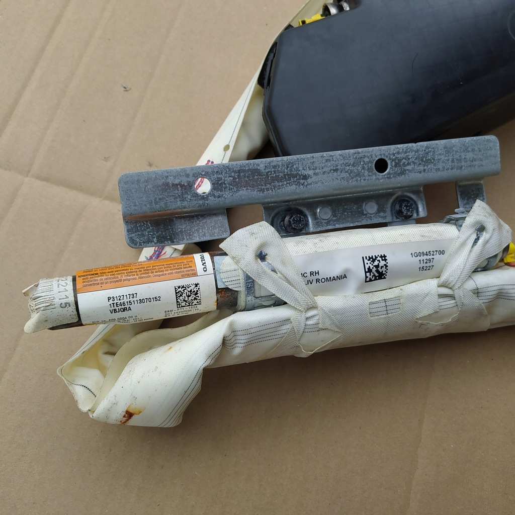 фото №5, Volvo xc60 i 08- шторка безопасности подушка сиденье комплект правая