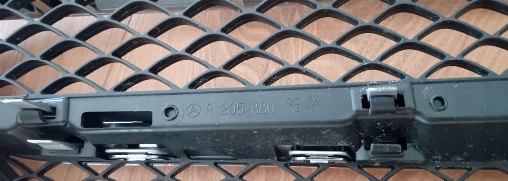 Решётка радиатора решётка радиатора под радар distronic mercedes c-klasa w205 a2058809804 Недорого
