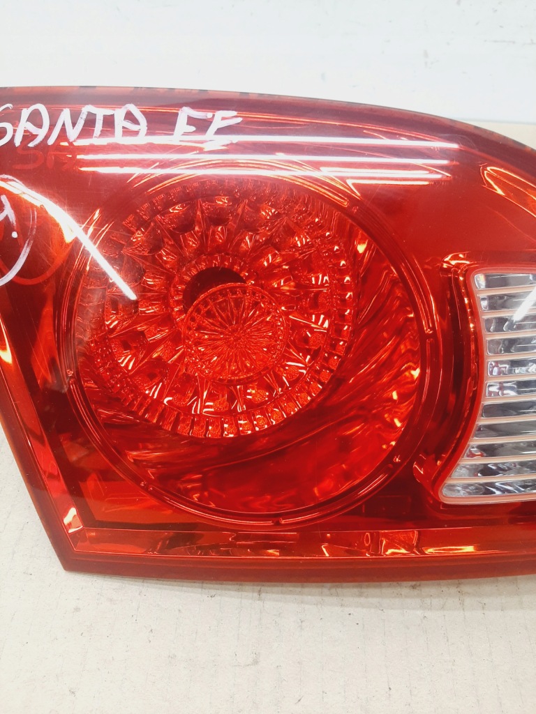 фото №12, Лампа правая + левая w крышка задняя hyundai santa fe santa-fe ii lata 2006-2009