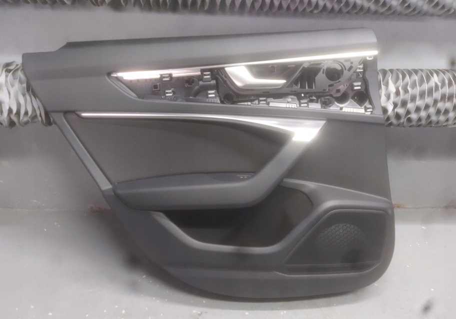 фото №1, Audi a6 c8 4k 18-25r обшивка оббивка двері лівий задня