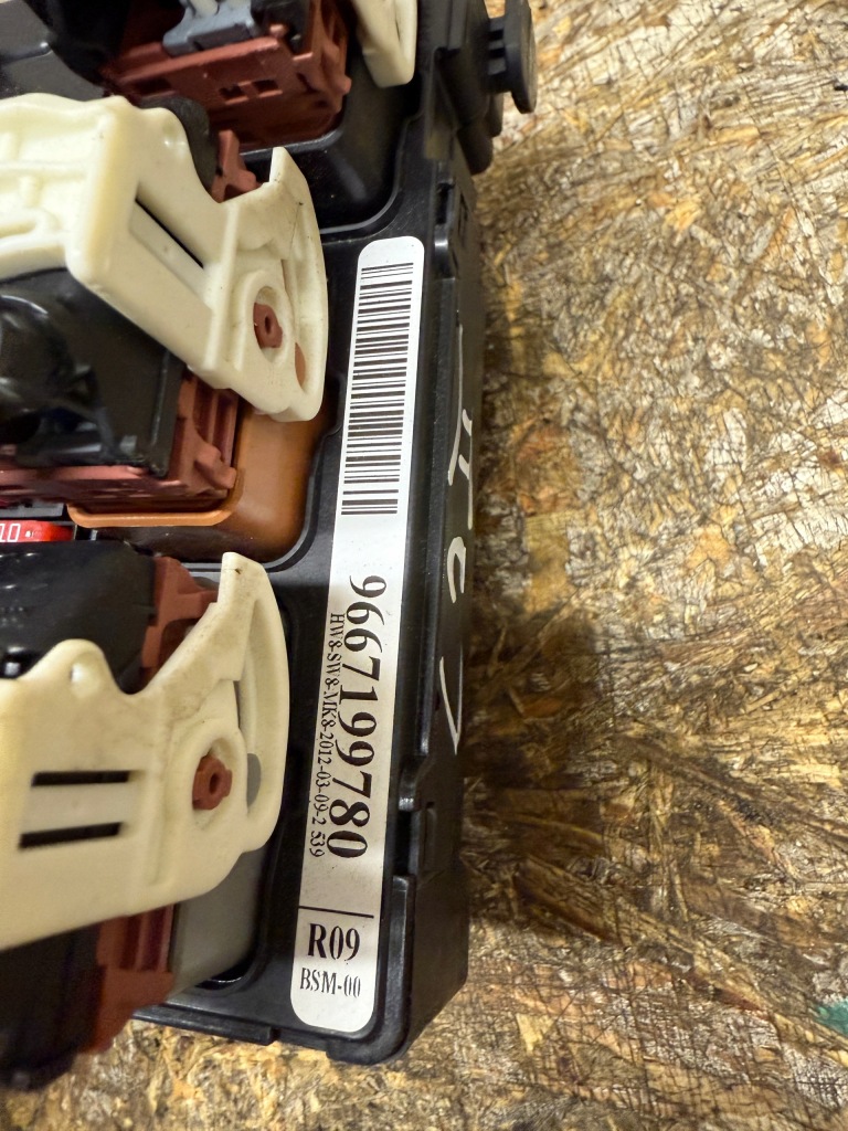 Модуль bsm r09 9667199780 citroen c4 c5 picasso jumpy + разъёмы бесплатно Цена