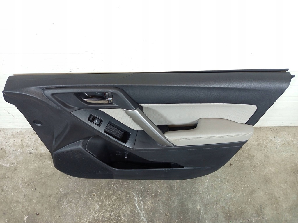 фото №1, Обшивка дверь правый перед subaru forester iv sj