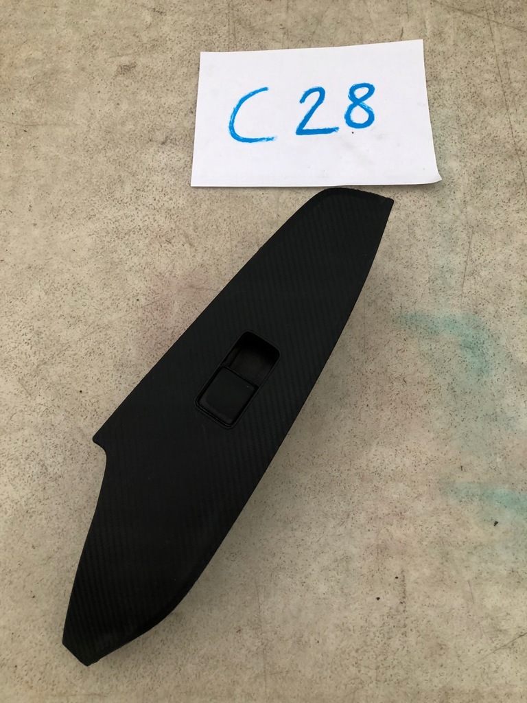 фото №1, Перемикач скло правий задня mazda 3 bhn9685l1