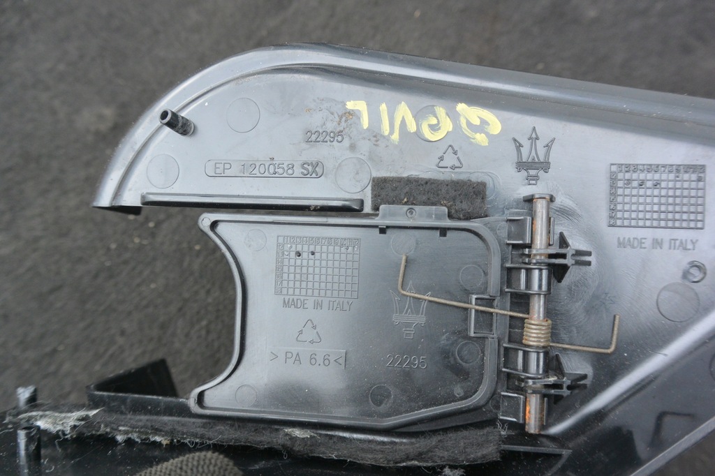 фото №5, Заглушка петля багажника l maserati quattroporte