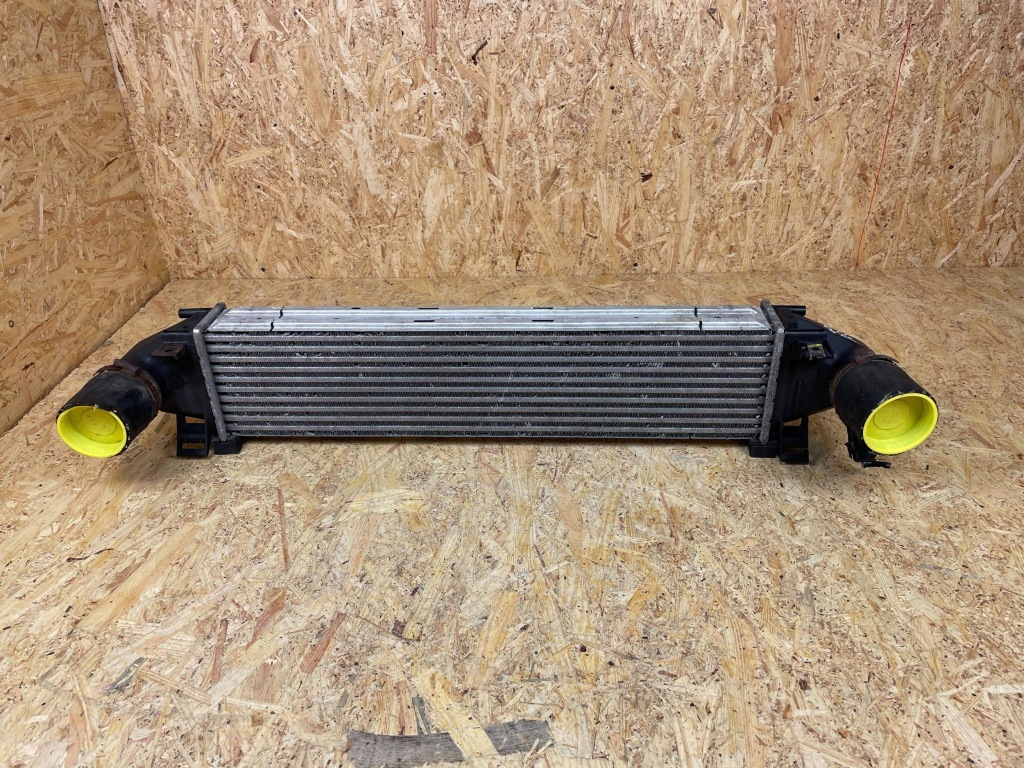 Купити Радіатор повітря інтеркулер volvo v40 2 2.0d 31338474 2012-