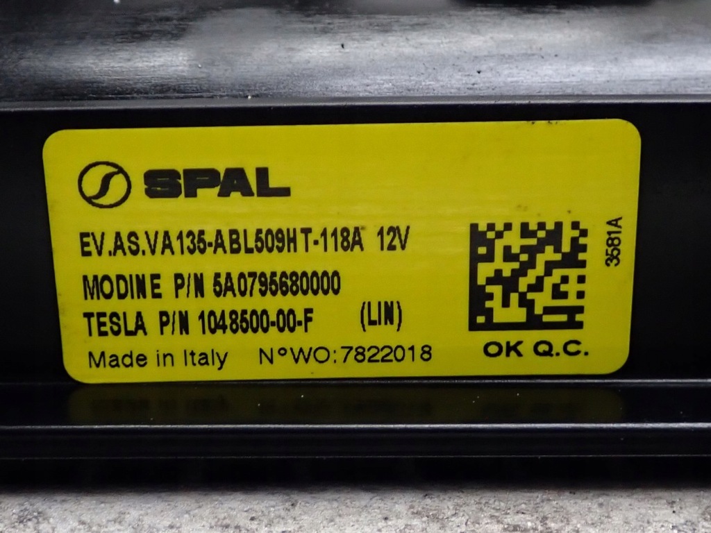 Комплект радиатор воды кондиционер вентилятор tesla model x 1034853-00-e 1048500-00-f Цена