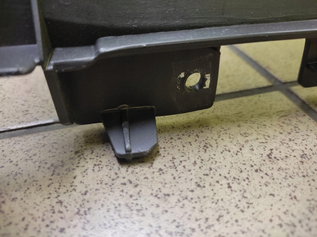 фото №14, Volvo s40 ii туннель средний подлокотник 8687407