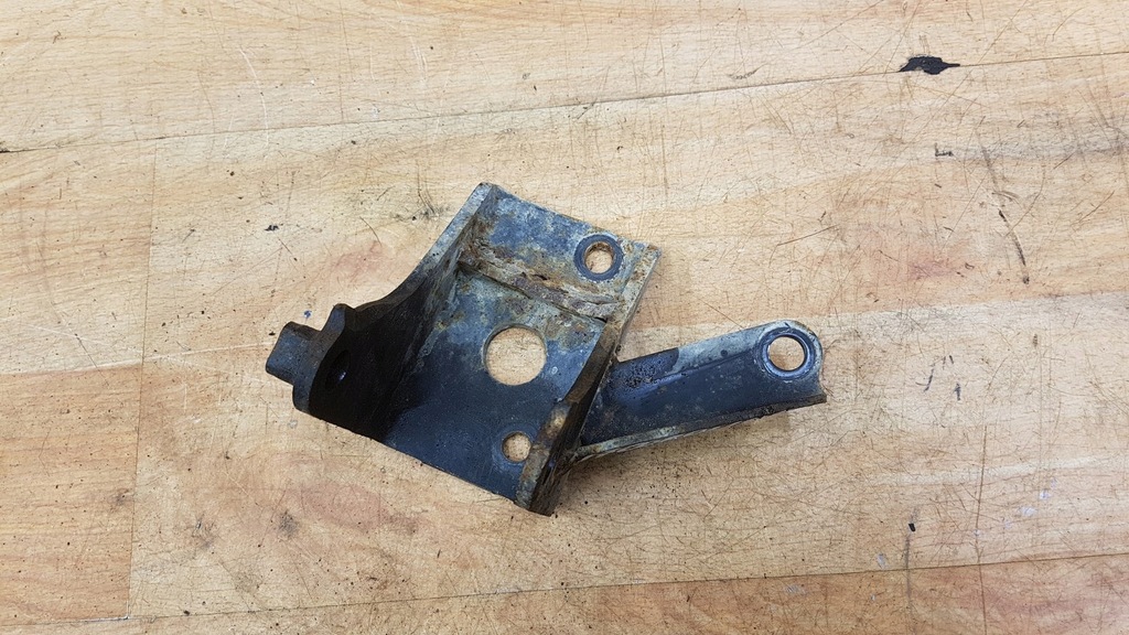 фото №1, Кронштейн кронштейн коробки toyota corolla ix e12 2.0 d4d