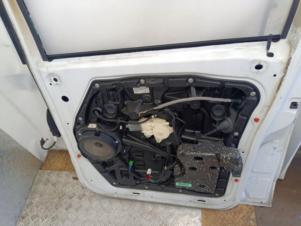 Mercedes-benz vito w447 дверей перед праве  9147 в Україні