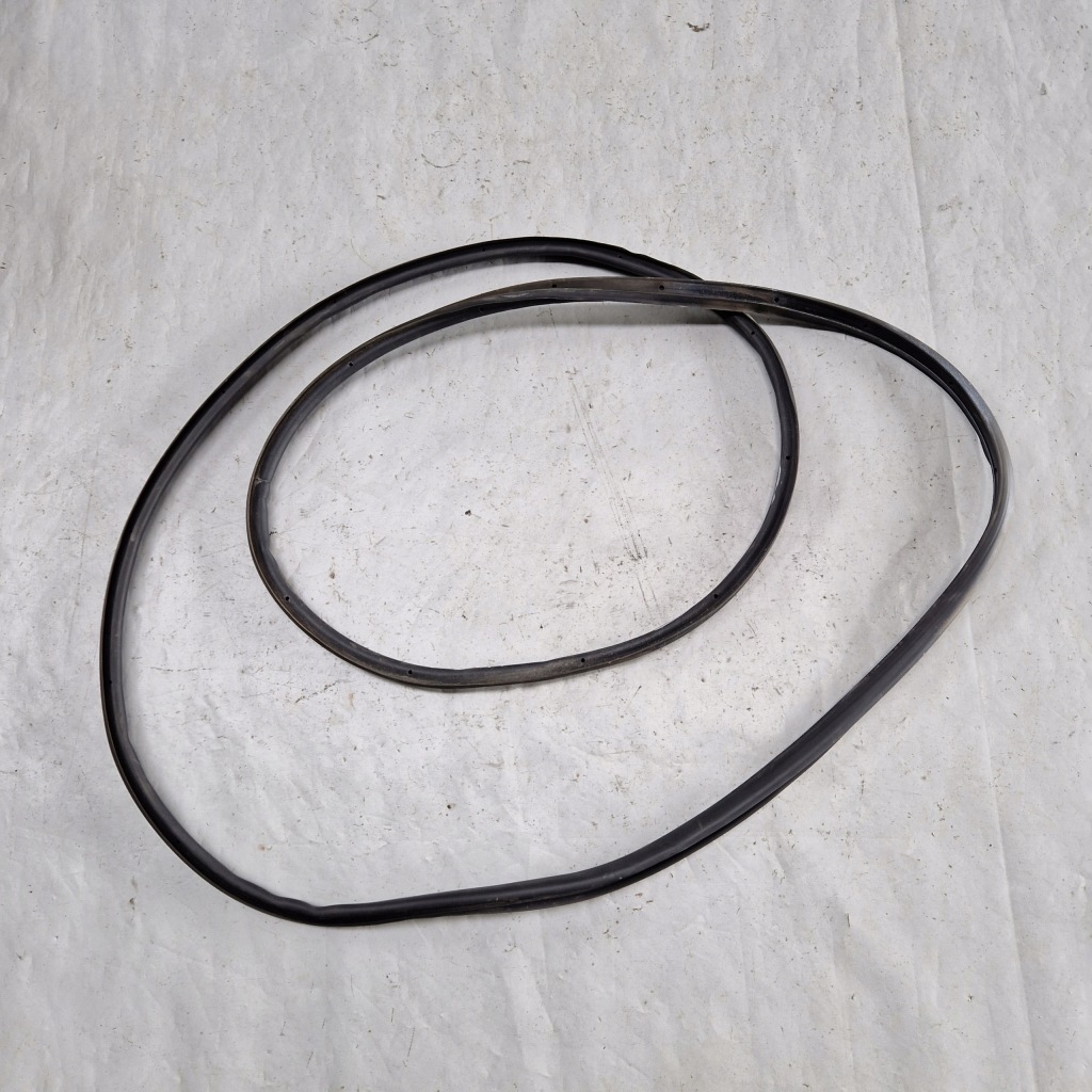 Купить Opel insignia b 2017- прокладка на дверь левый перед