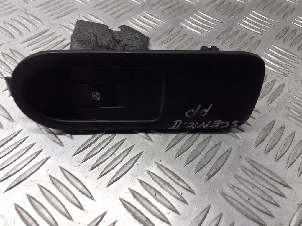 фото №1, Панель стекло правый перед renault scenic ii 15601374