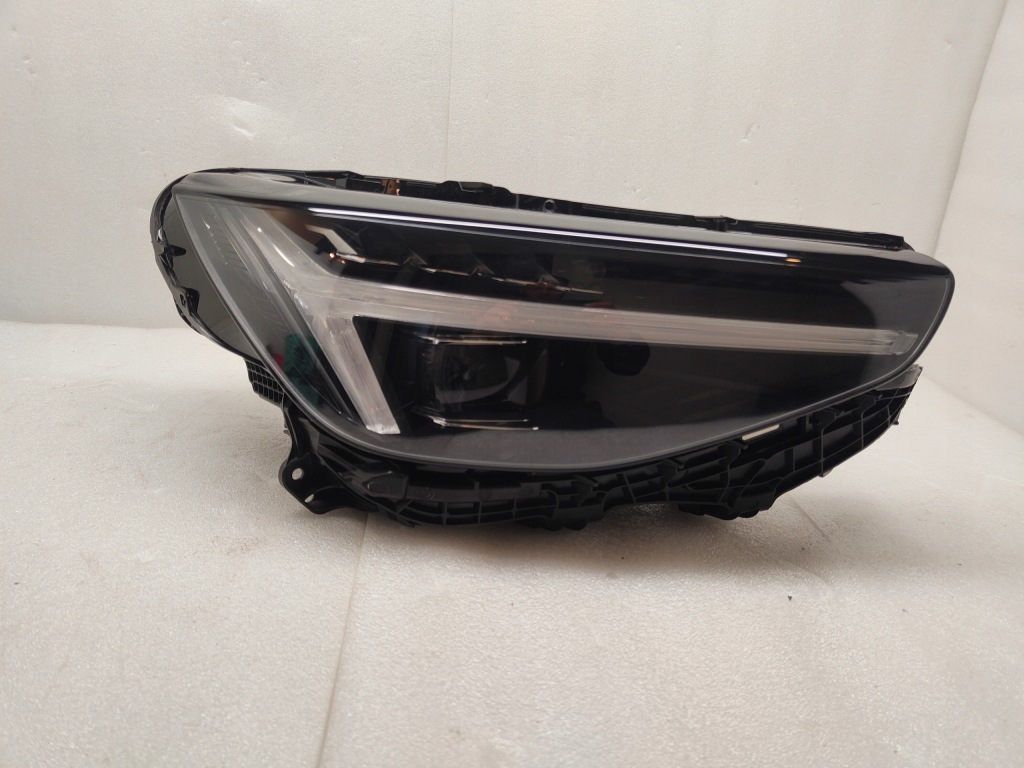 Купити Volvo xc40 рестайлінг  full led фара правий перед 32133832