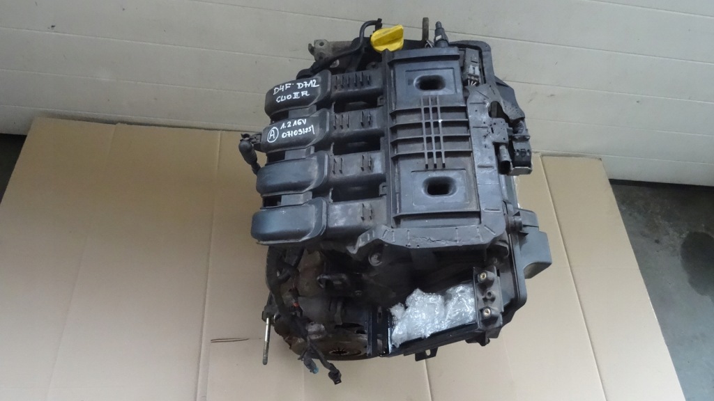 Clio 2 2 рестайлинг  1.2 16v двигатель df4d712 df4712 в Украине