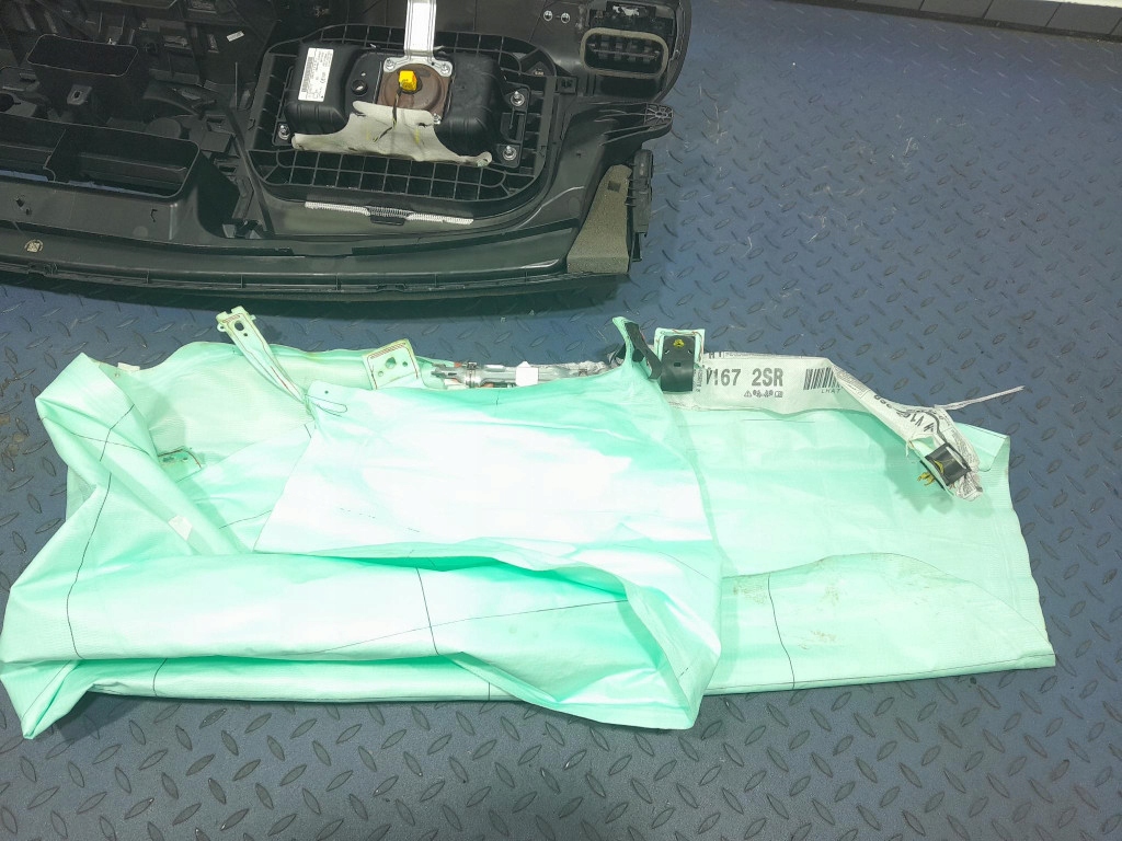 фото №12, Mercedes gle w167 панель приладів приладова консоль подушки безпеки подушка безпеки eu