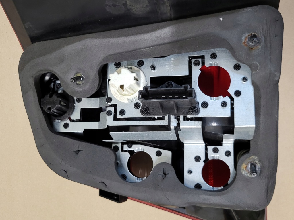 Лампа левый задний  задняя левая mercedes ml w164 оригинальный номер европа a1648202164 в Украине