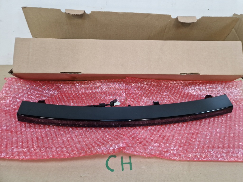 фото №1, Land rover discovery sport третий свет стоп fk7213a613