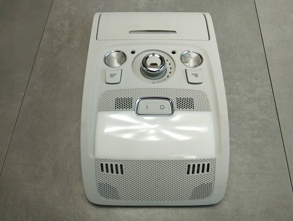 фото №1, Audi a5 8t лампа салона 8t0947135bk