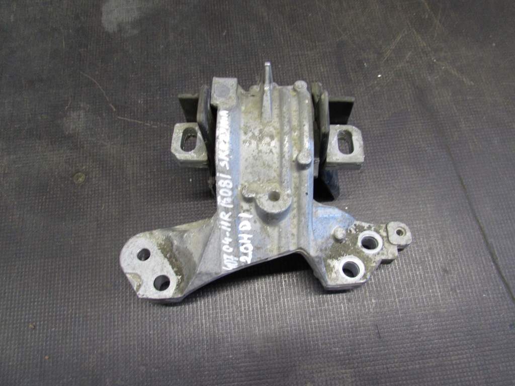 фото №1, Кронштейн коробки peugeot 407 04-11r