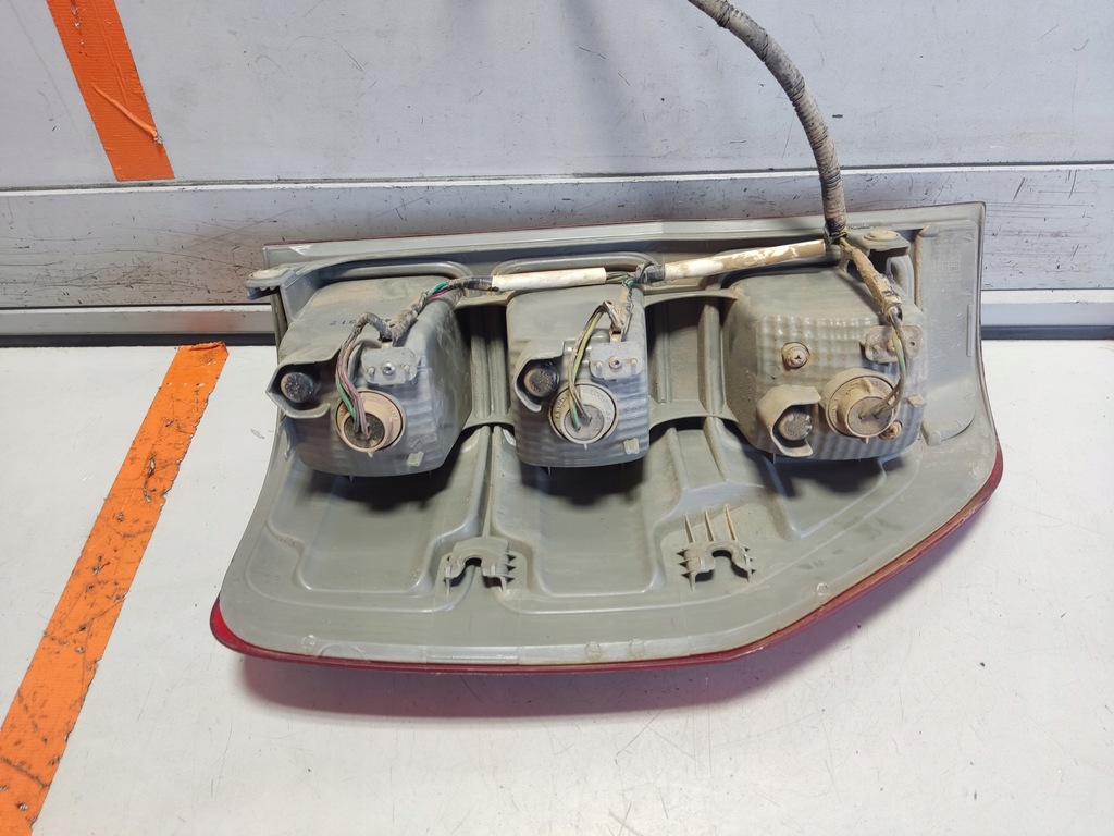 фото №7, Ford ranger iv лампа правая задняя uk