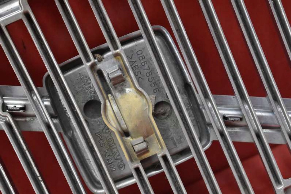 фото №14, Решётка радиатора решётка радиатора хром 08678680 volvo v50 03-11