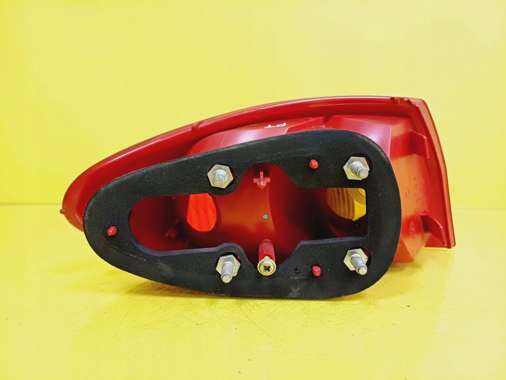 фото №6, Лампа правий задня alfa romeo 147 00-04 хетчбек 46556347 nr31