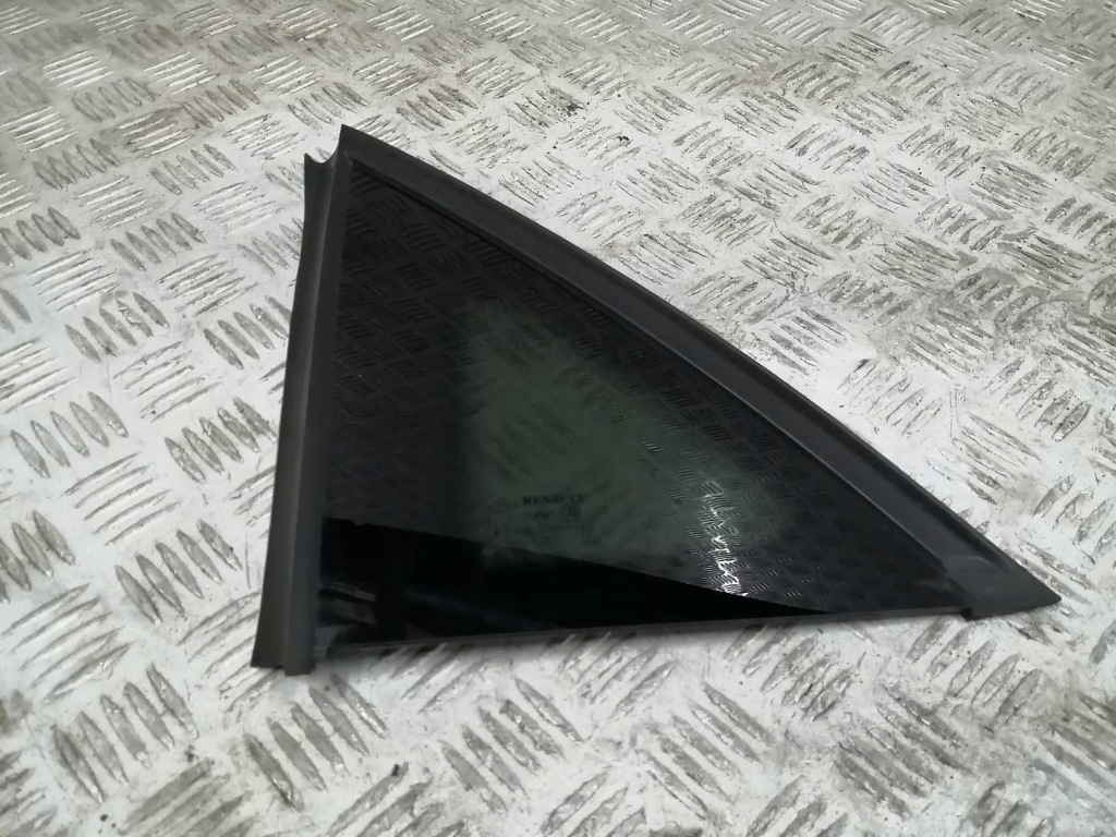 Купити Renault austral 2023 права сторона скло кузовна задня