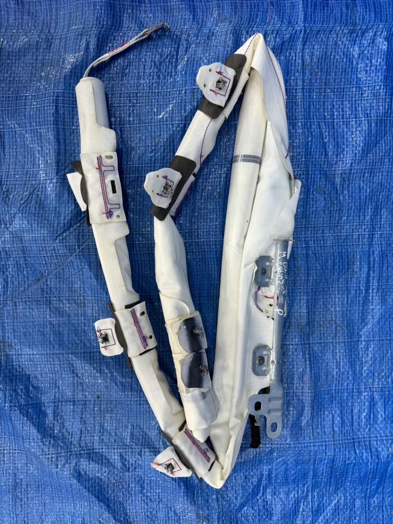 фото №1, Шторка безопасности воздушная правая ds3 crossback 9835655880