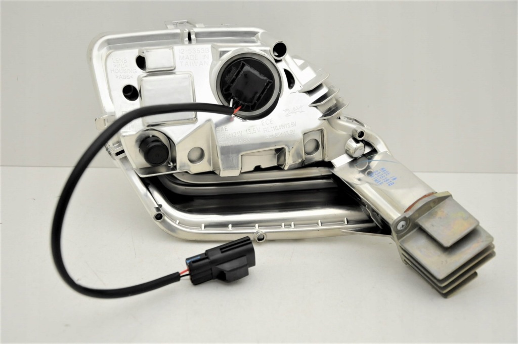 Volvo xc60 2013- противотуманная фара правый led drl новый tyc ^ Доставка