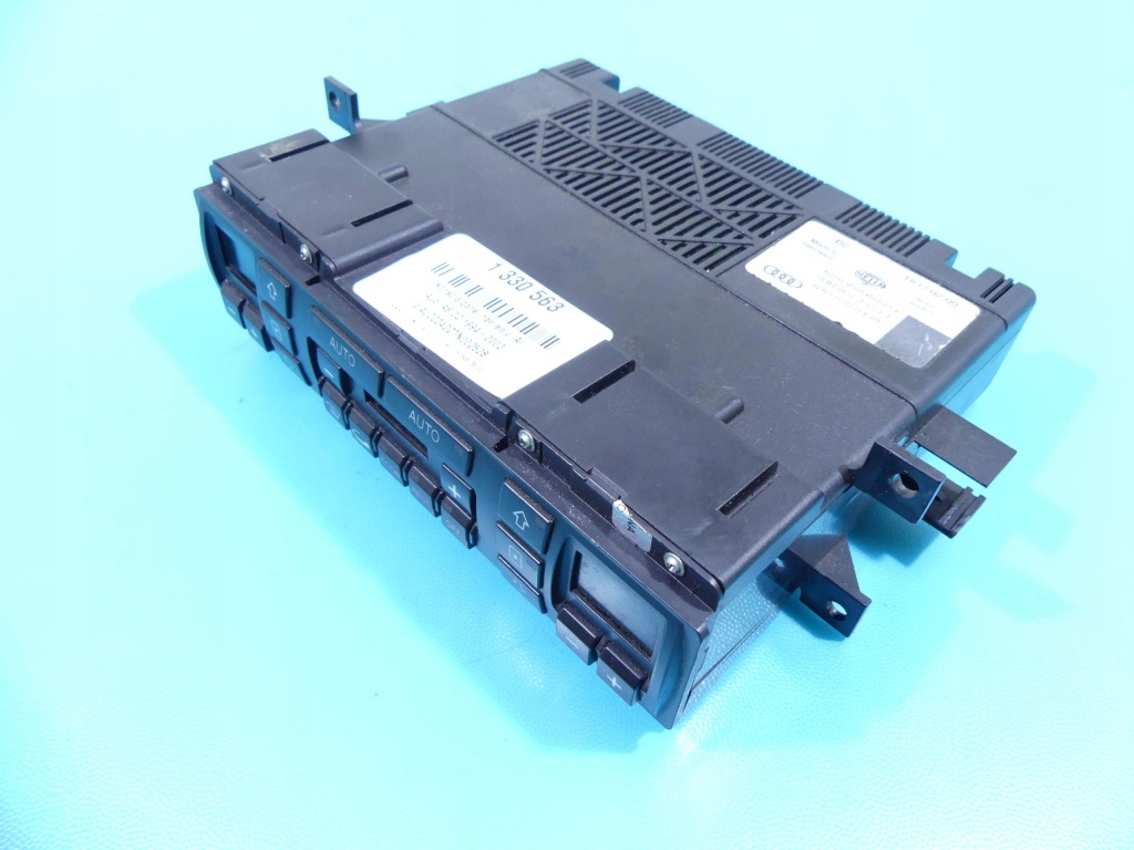 фото №1, Консоль панель обдув audi a8 d2 4d0820043b