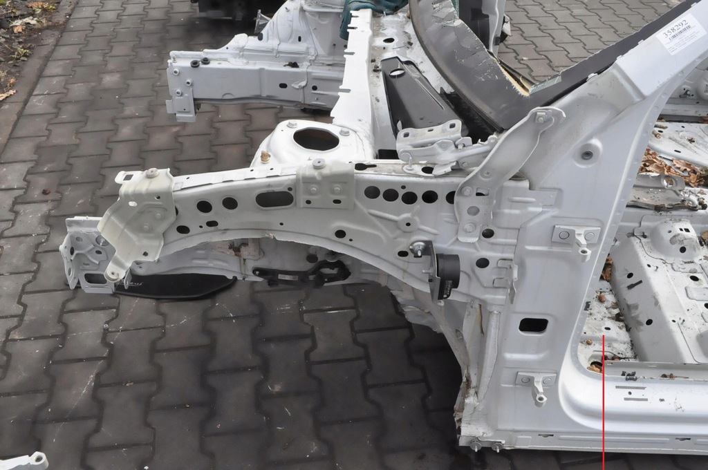 фото №1, Mercedes eqb x243 четверть лонжерон левый перед 7tys lm