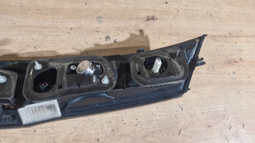 фото №8, Накладка крышки задняя honda civic viii 8 ufo hb 5d