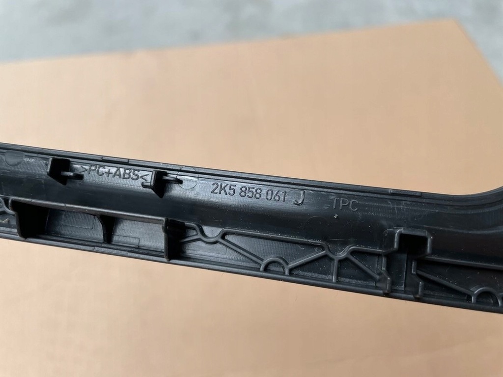 фото №3, Vw caddy 2k5 рамка защита радио 2k5858061j